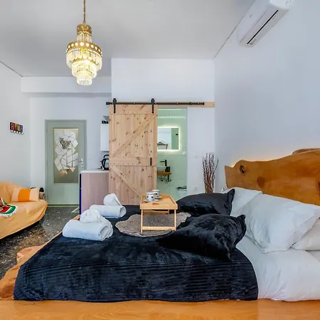 Sunny Palm Crete Apartment